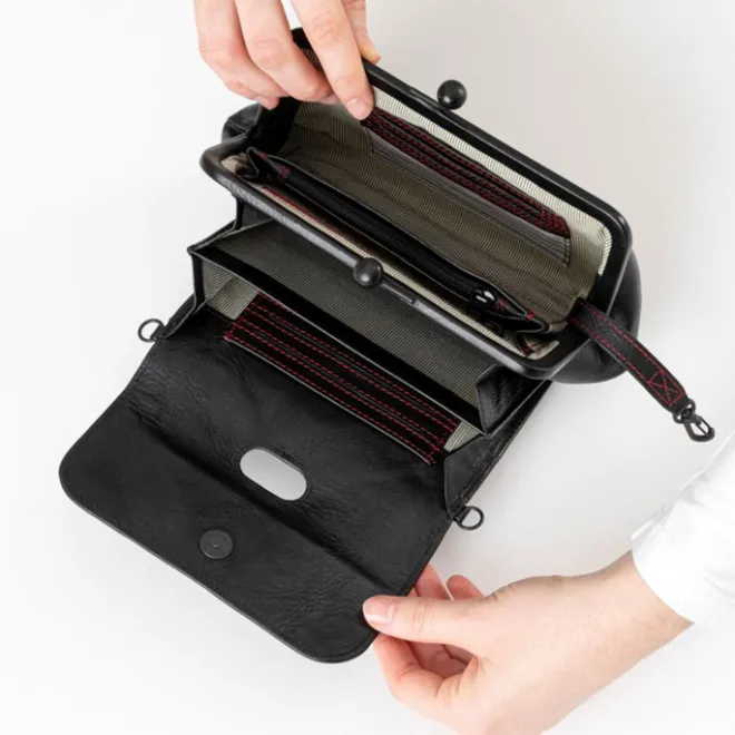 Hot Aunts & Uncles Mrs. Whoopie Pie Shoulderbag / Clutch black smoke