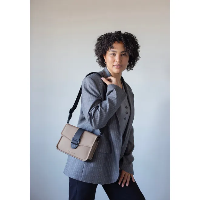 Discount Bold Banana Beyond Bold Crossbody dark taupe-black