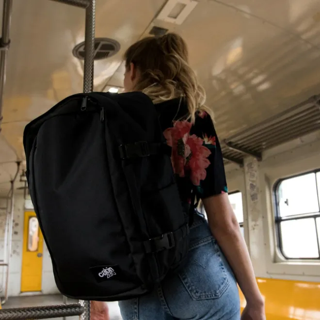 Discount CabinZero Classic Plus 42L absolute black