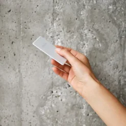 Online Chipolo CARD Point (Google Find My) off white
