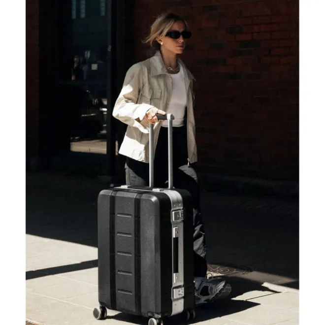 Sale Db Journey Ramverk Pro Check-in Luggage Medium black out