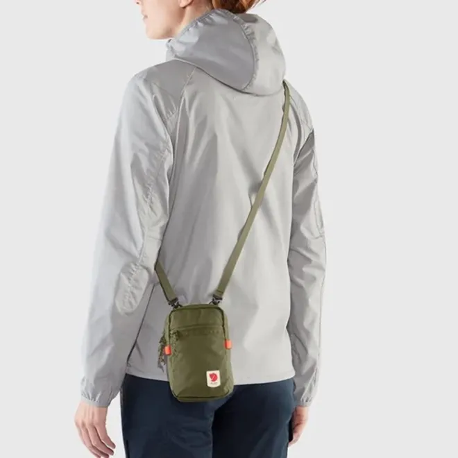 New Fjallraven High Coast Pocket black
