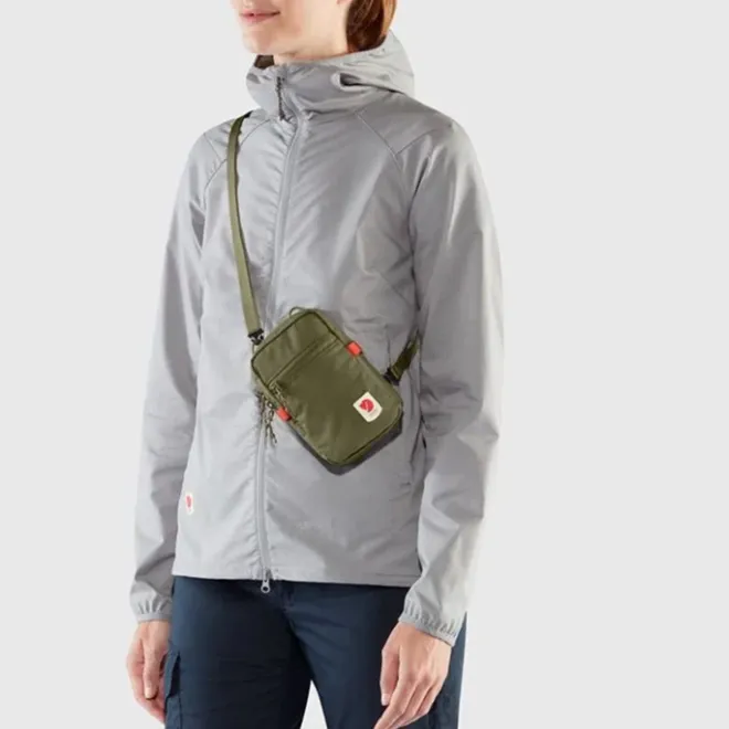 New Fjallraven High Coast Pocket black
