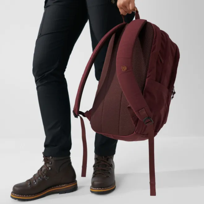 Clearance Fjallraven Raven 28 deep patina