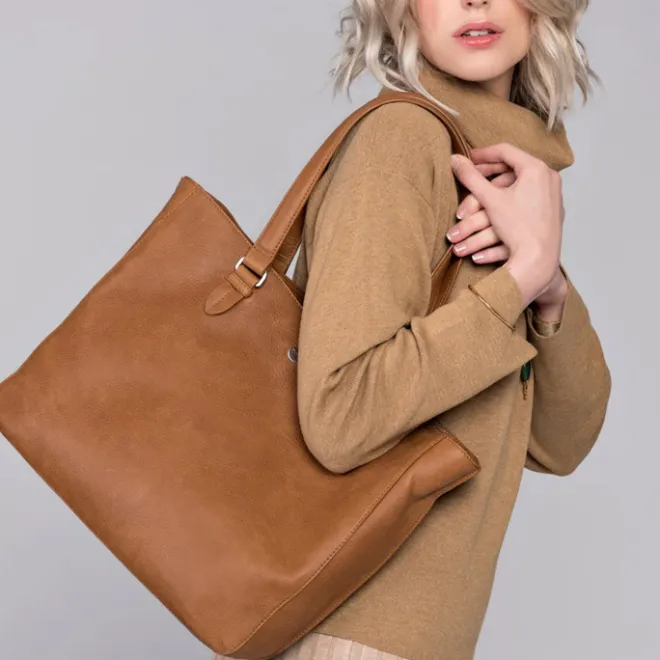 Hot FMME. Caithy 15.6 cream
