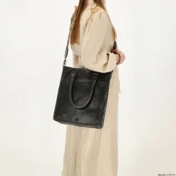 Online Hide & Stitches Next Navajo Shopper black