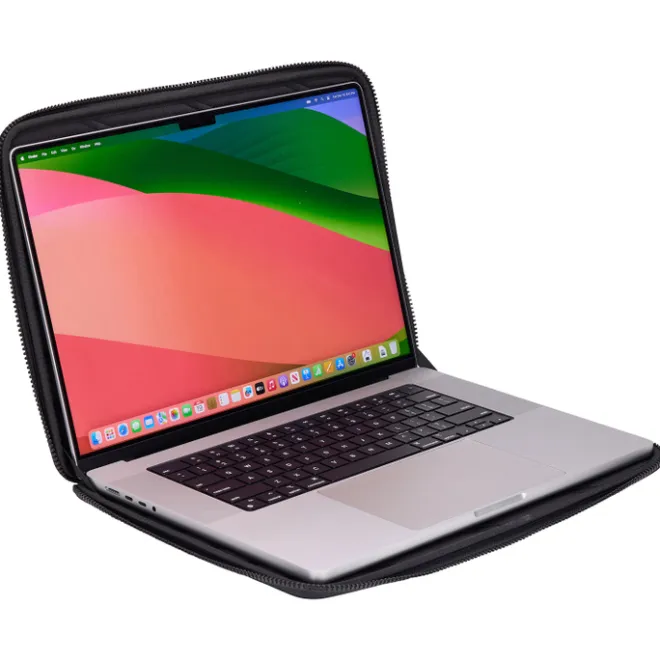 Best Thule Gauntlet 5 MacBook Sleeve 16" black