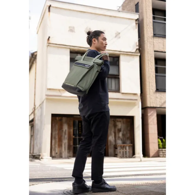 New Thule Paramount Tote 22L soft green