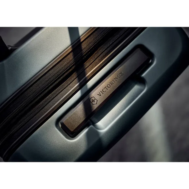 Clearance Victorinox Airox Advanced Large Case black