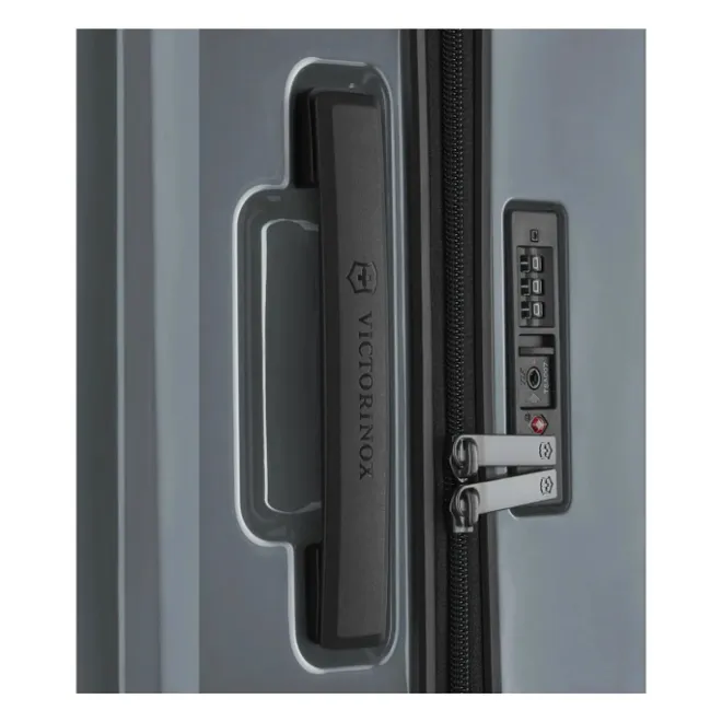 New Victorinox Airox Medium Hardside Case silver