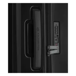 New Victorinox Airox Medium Hardside Case black