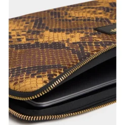 Hot Wouf Boa Laptop Sleeve 15-16