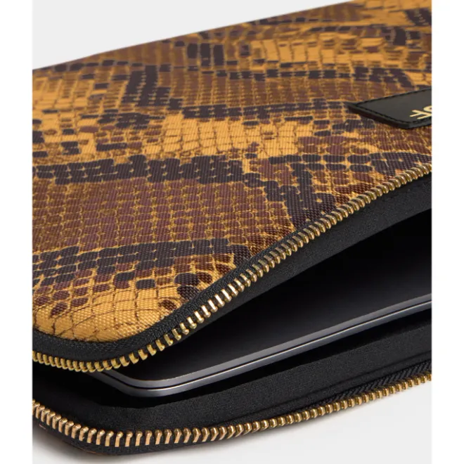 Hot Wouf Boa Laptop Sleeve 15-16" multi